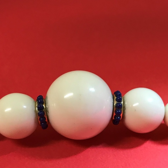 Banana Republic White and Navy Beaded Necklace - Picture 2 of 4